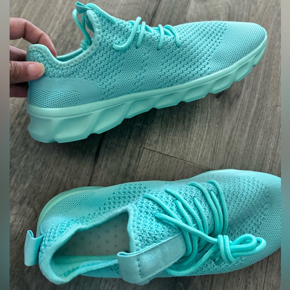 NWOT Mint color sneakers